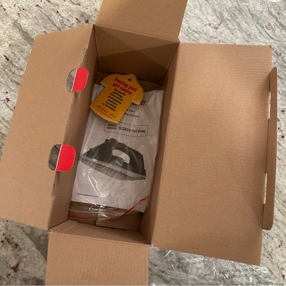 Sunbeam Classic Iron Model GCSBBV-151 Black Variable Steam Control NEW In Box. - Picture 8 of 8